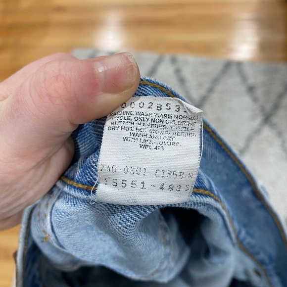 Vintage Levi’s 550 Jeans - Picture 4 of 4